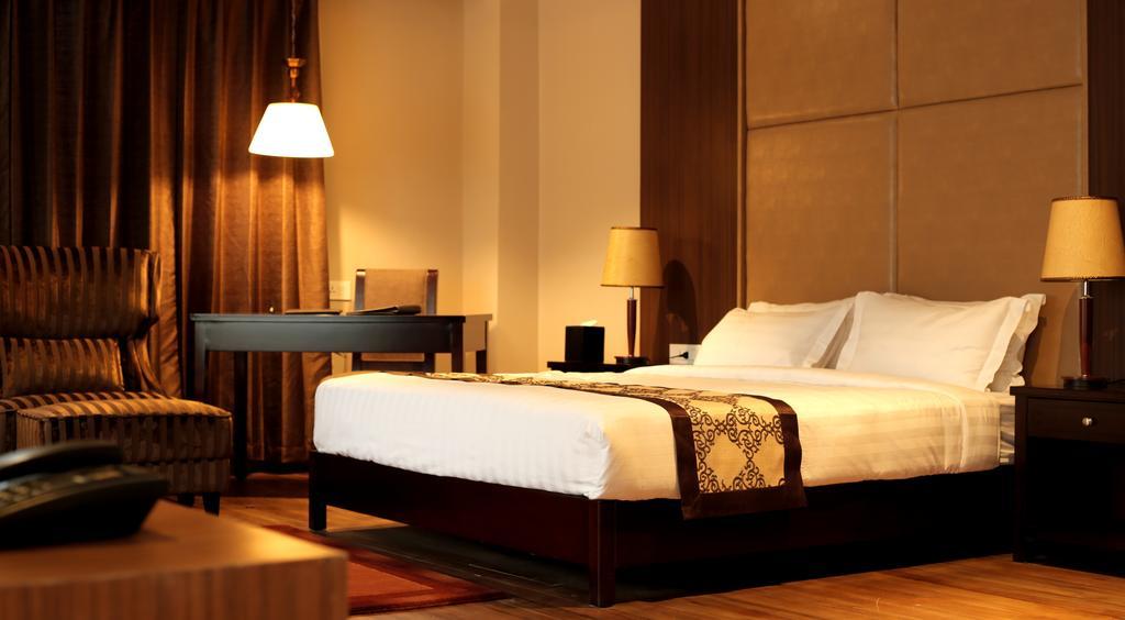 Ariya Hotel Тхимпху Экстерьер фото